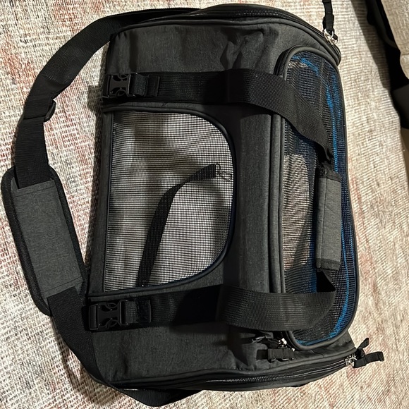 Pet travel carrier - Picture 6 of 12